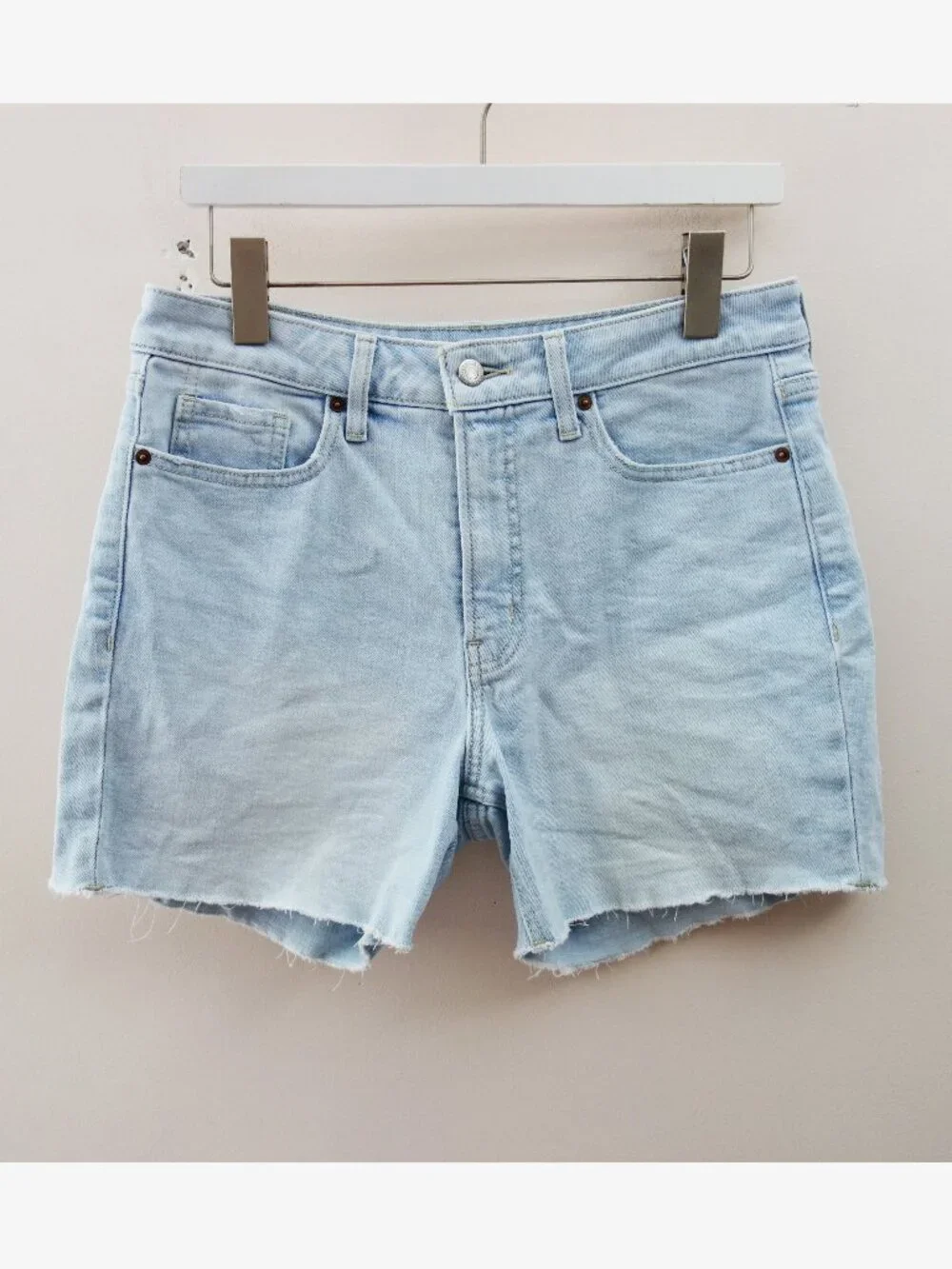Old Navy High-Rise OG Straight Light Wash Denim Shorts 4.5
